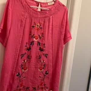 Umgee Pink Embroidered Flower Top M